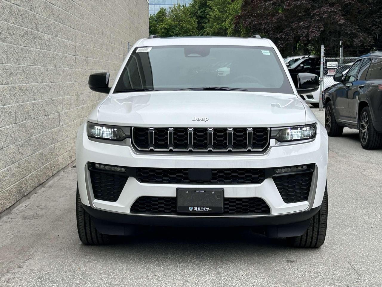 2026 Jeep Grand Cherokee Base 4dr 4x4 Photo5