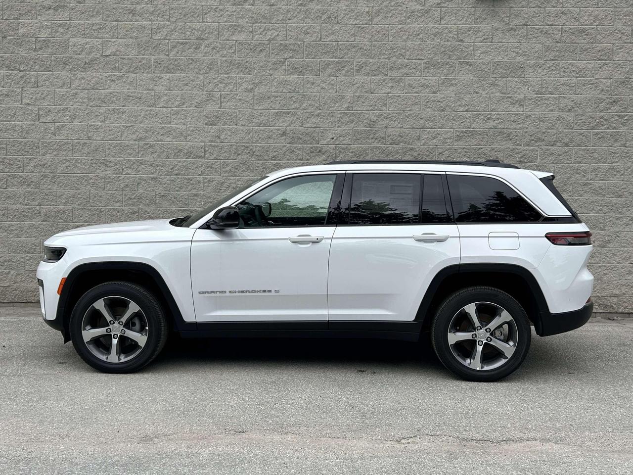2026 Jeep Grand Cherokee Base 4dr 4x4 Photo