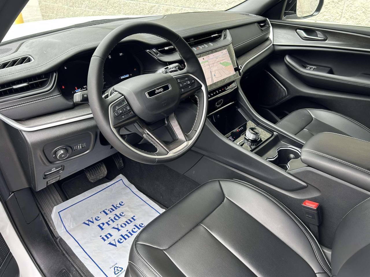 2026 Jeep Grand Cherokee Base 4dr 4x4 Photo