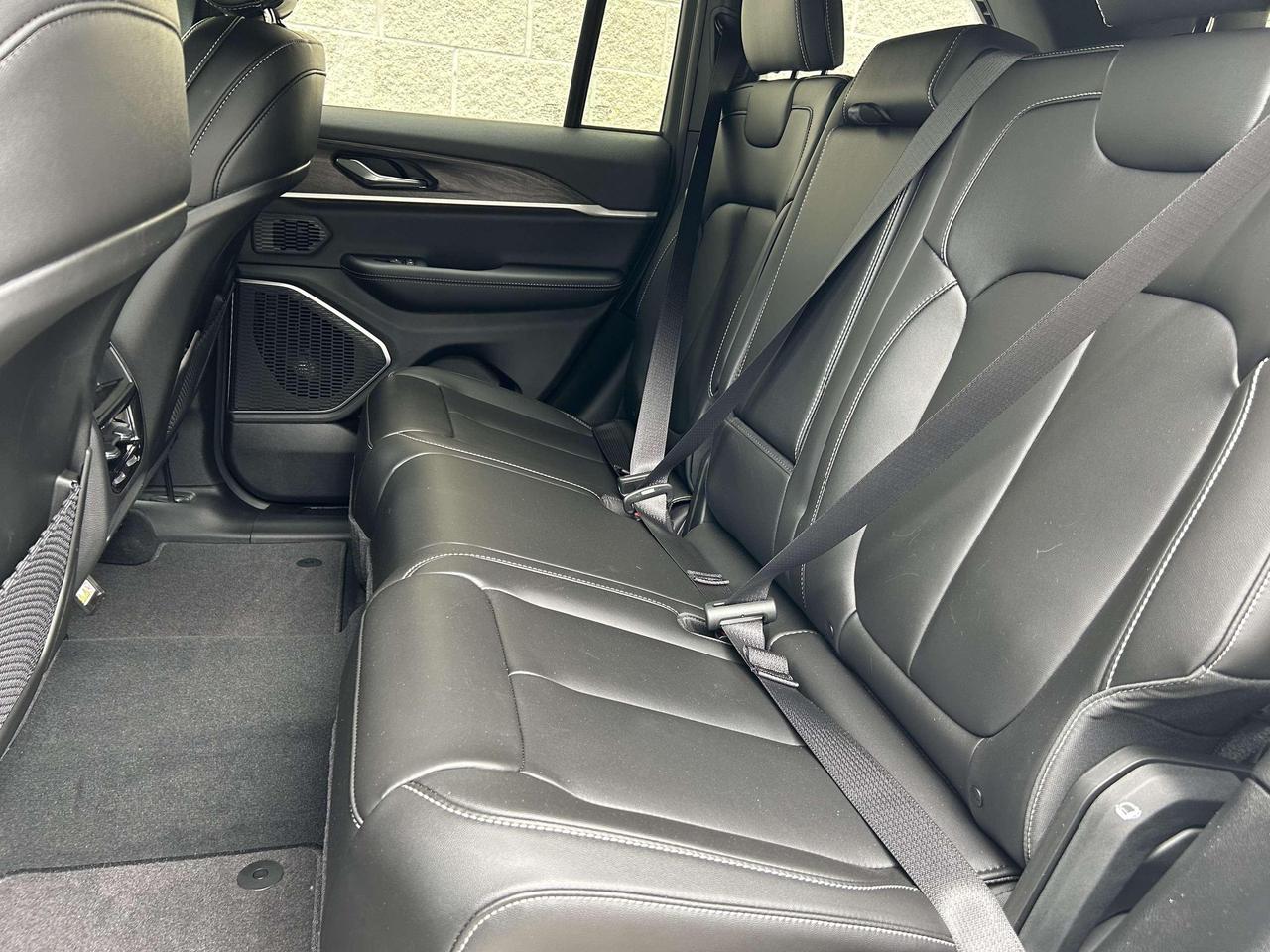 2026 Jeep Grand Cherokee Base 4dr 4x4 Photo