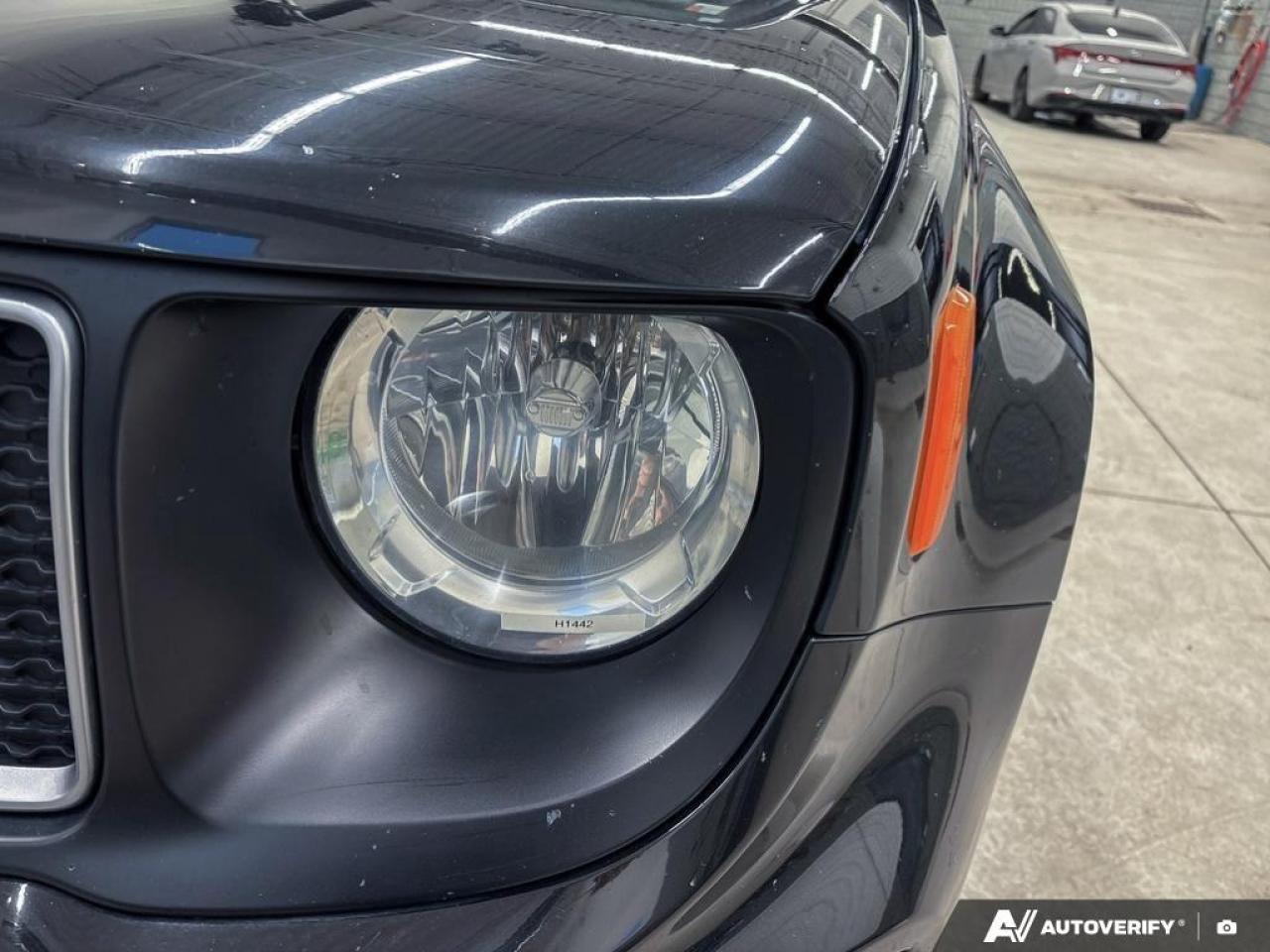 2023 Jeep Renegade North 4dr 4x4 Photo