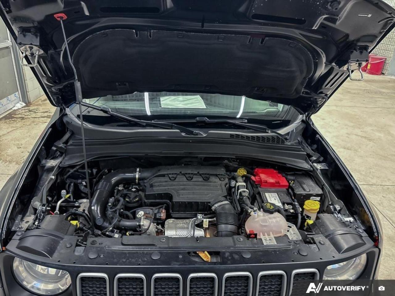 2023 Jeep Renegade North 4dr 4x4 Photo
