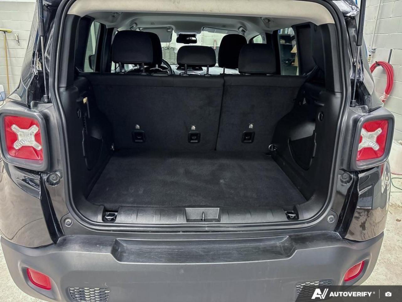 2023 Jeep Renegade North 4dr 4x4 Photo