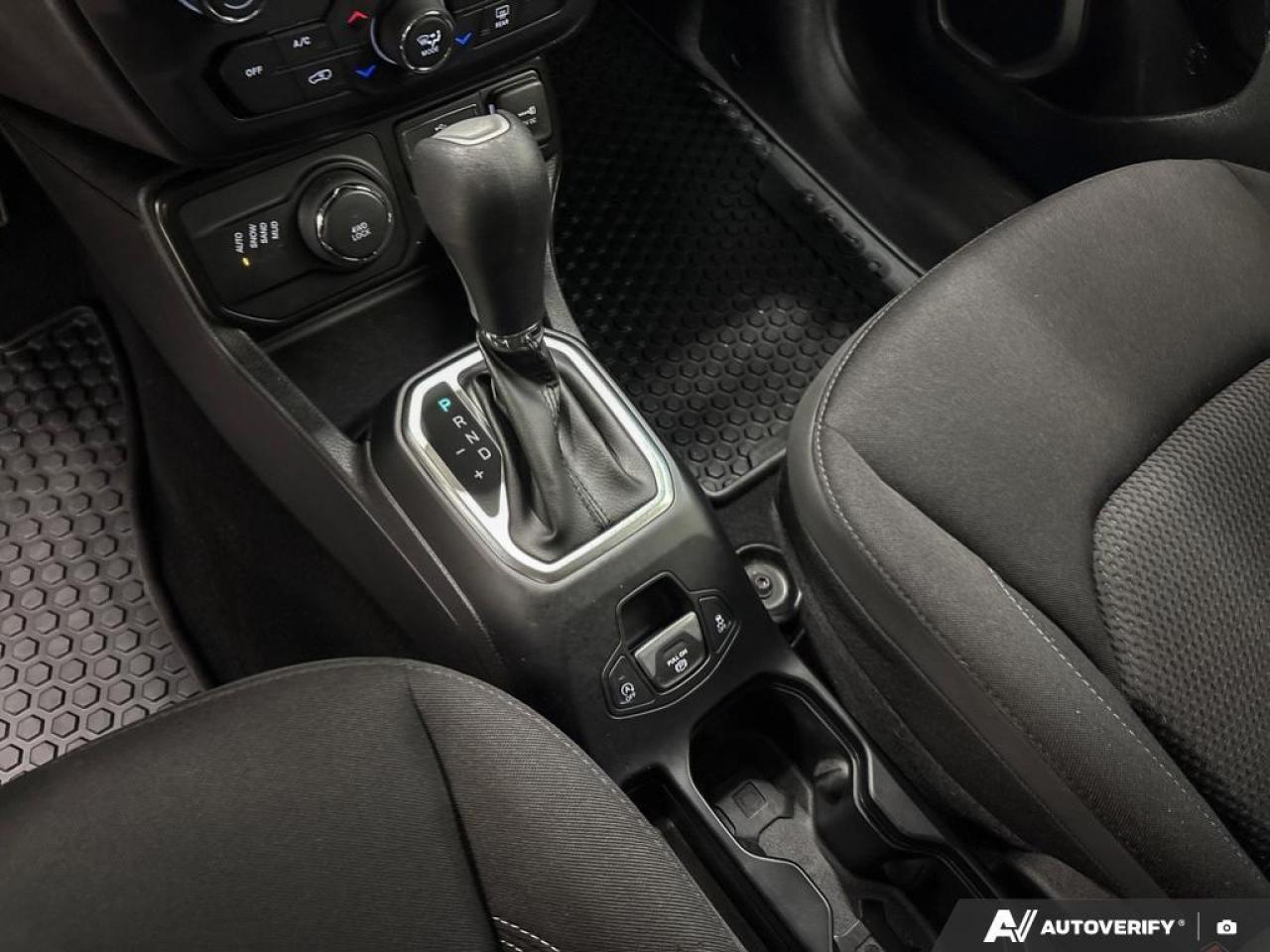 2023 Jeep Renegade North 4dr 4x4 Photo