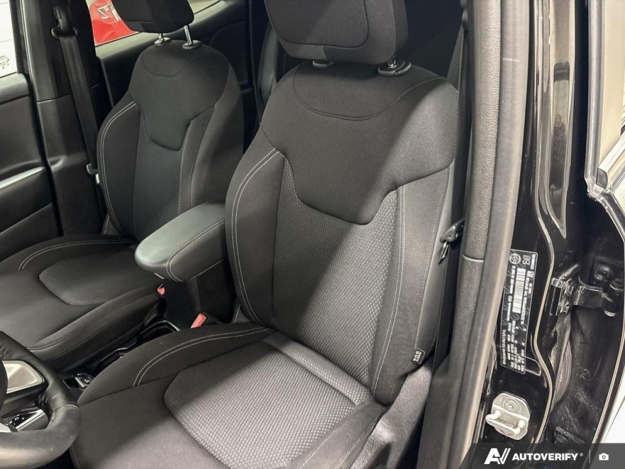 2023 Jeep Renegade North 4dr 4x4 Photo