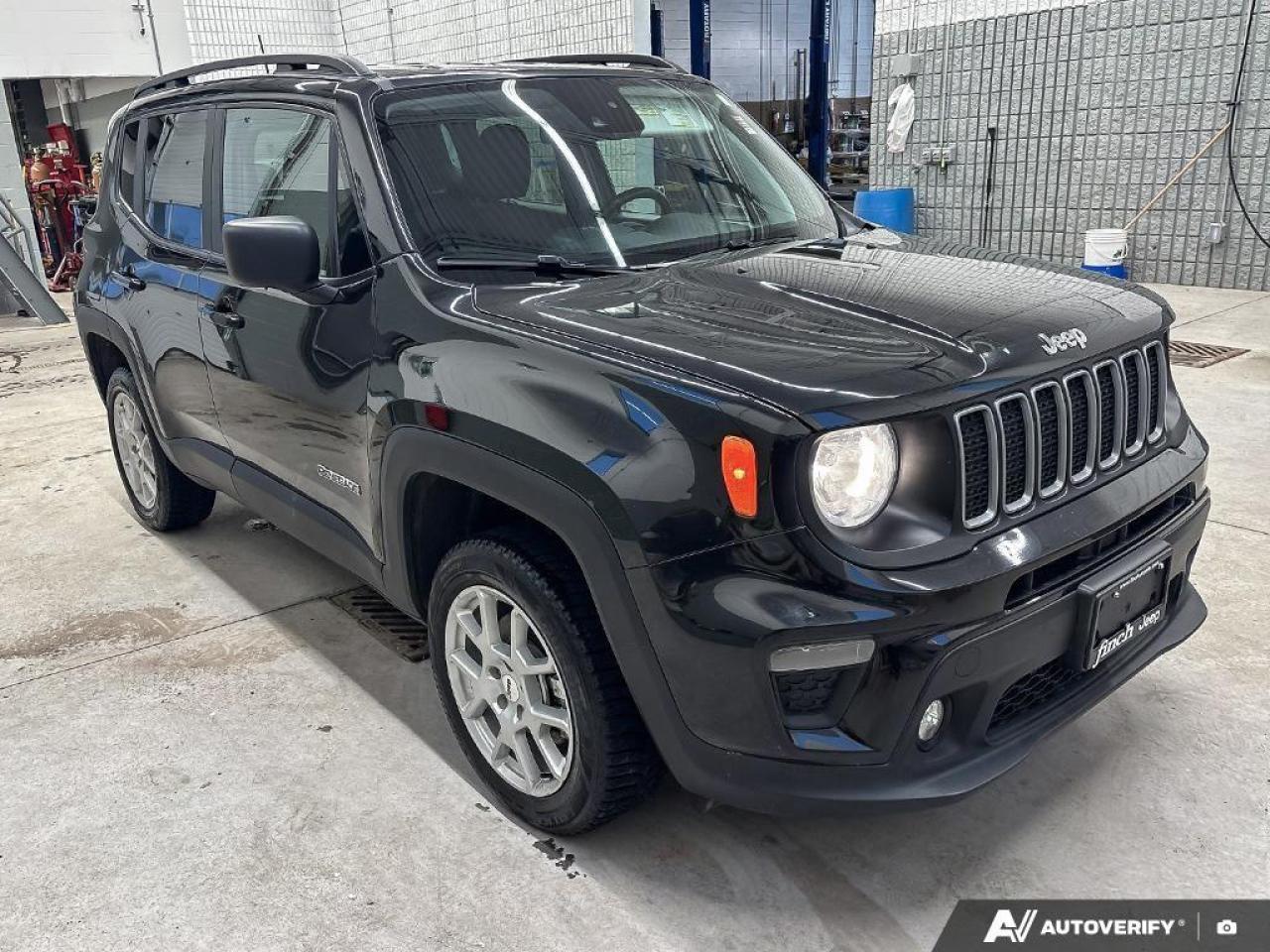 2023 Jeep Renegade North 4dr 4x4 Photo