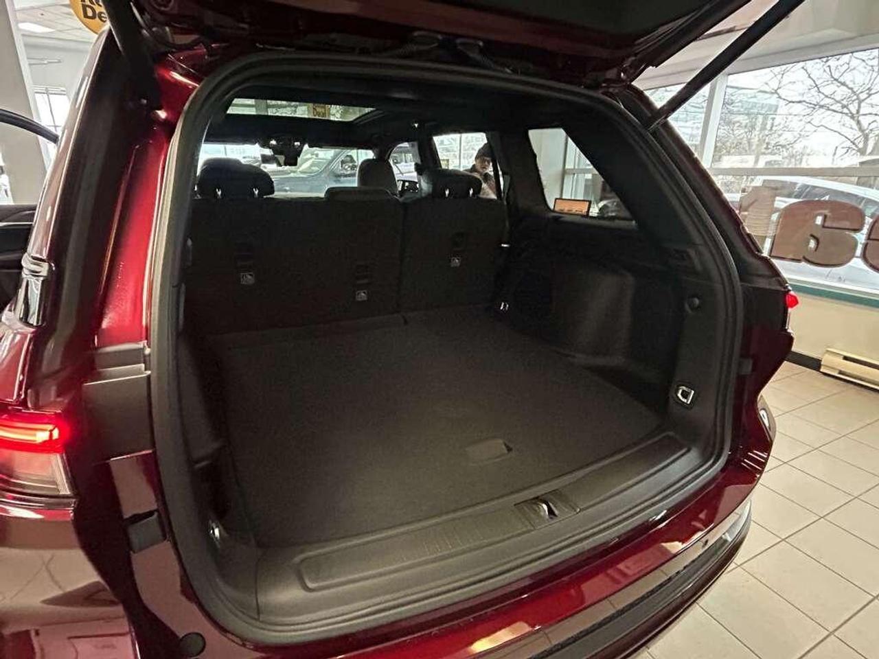 2026 Jeep Grand Cherokee Base 4dr 4x4 Photo