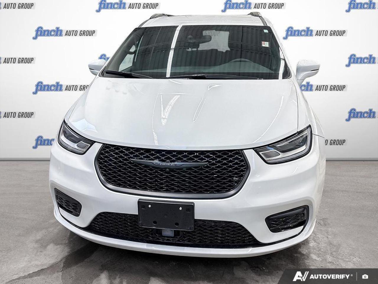 2022 Chrysler Pacifica Touring Front-Wheel Drive Passenger Van Photo