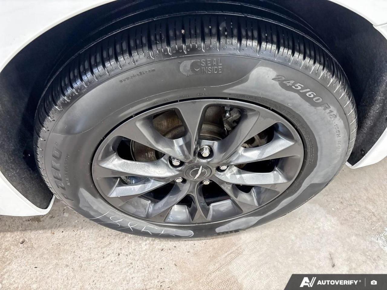 2022 Chrysler Pacifica Touring Front-Wheel Drive Passenger Van Photo