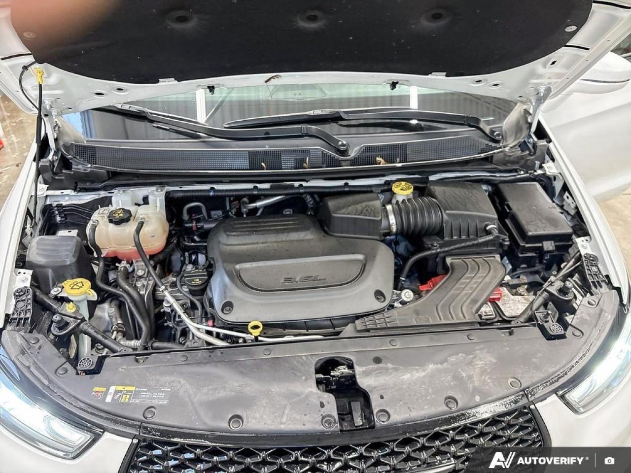 2022 Chrysler Pacifica Touring Front-Wheel Drive Passenger Van Photo