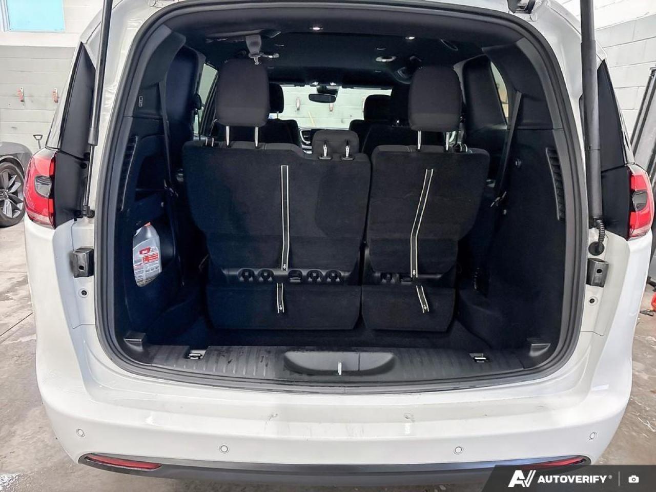2022 Chrysler Pacifica Touring Front-Wheel Drive Passenger Van Photo