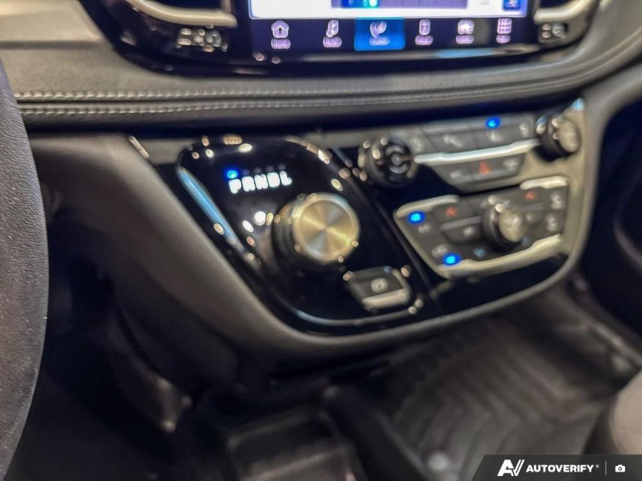 2022 Chrysler Pacifica Touring Front-Wheel Drive Passenger Van Photo