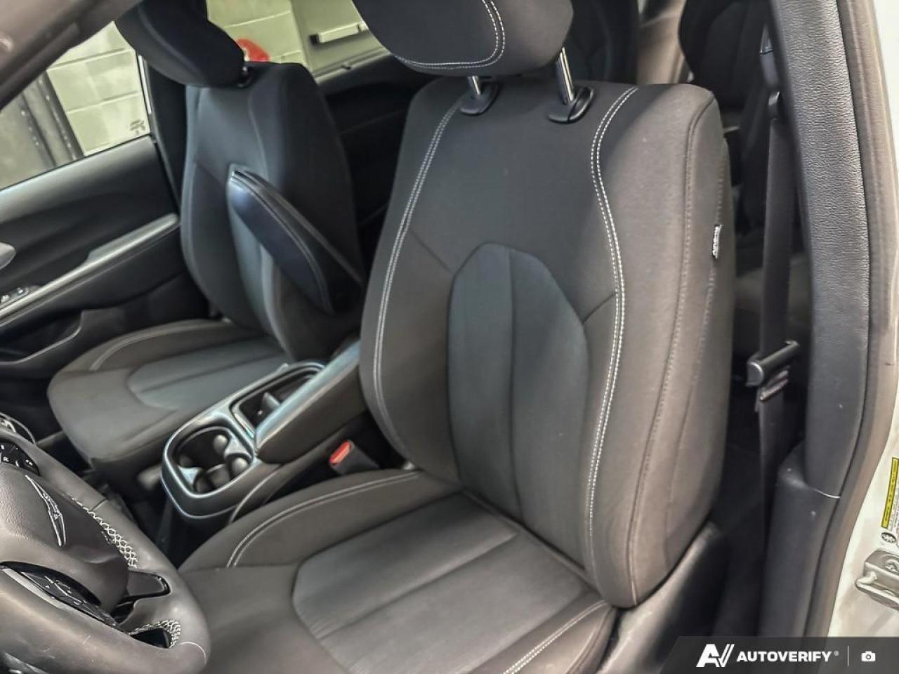 2022 Chrysler Pacifica Touring Front-Wheel Drive Passenger Van Photo