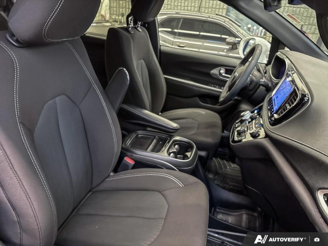 2022 Chrysler Pacifica Touring Front-Wheel Drive Passenger Van Photo