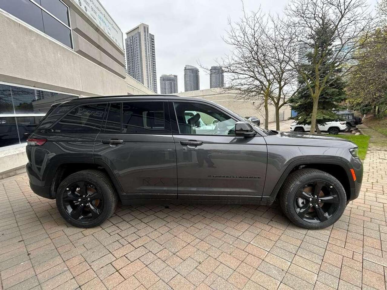 2026 Jeep Grand Cherokee Base 4dr 4x4 Photo