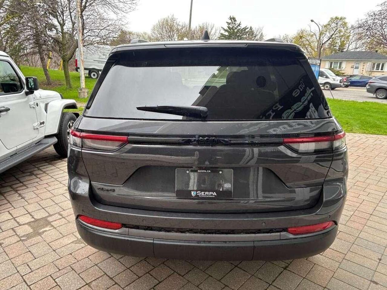 2026 Jeep Grand Cherokee Base 4dr 4x4 Photo3