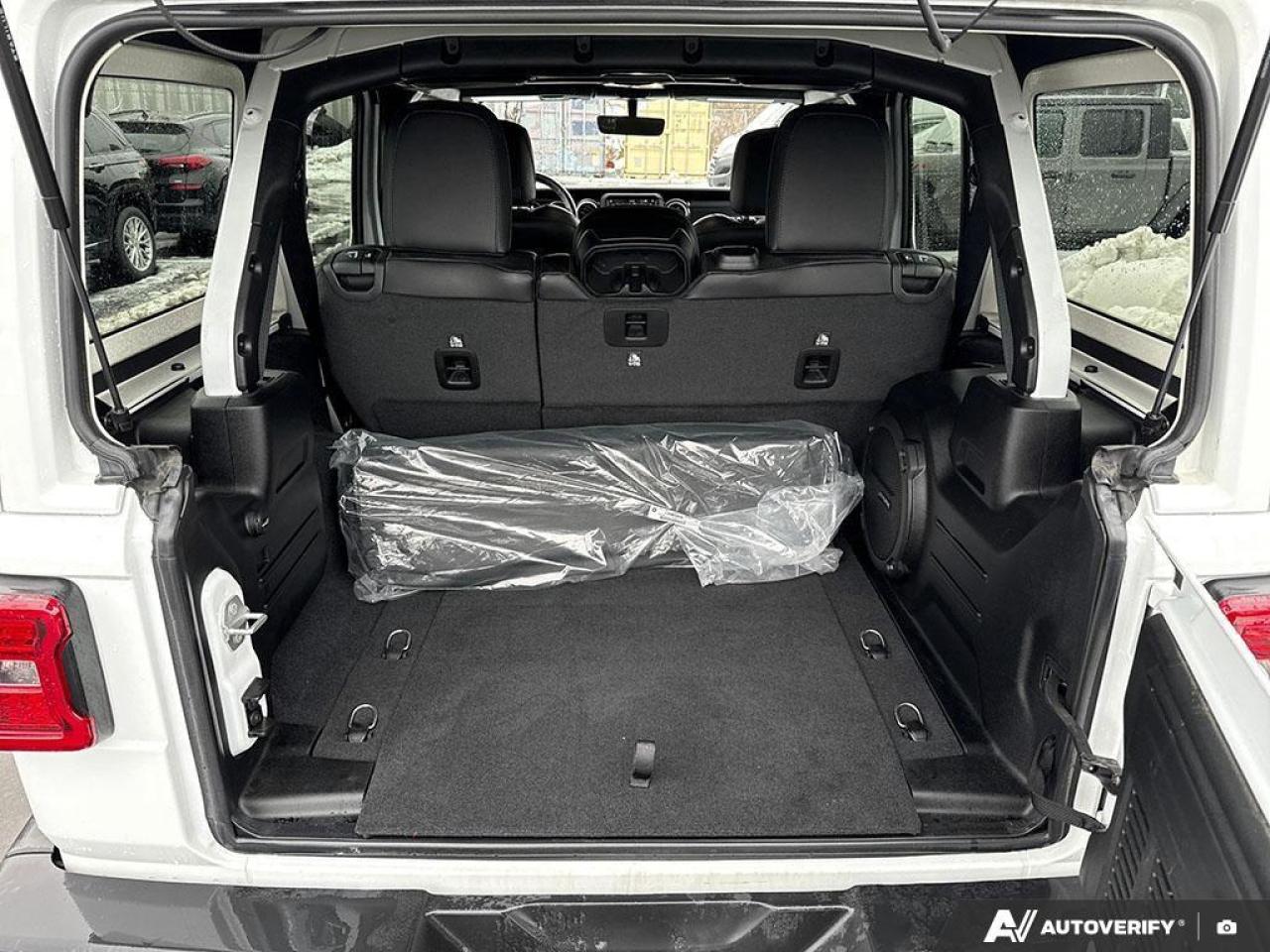 2021 Jeep WRANGLER UNLIMITED Sahara 4dr 4x4 Photo