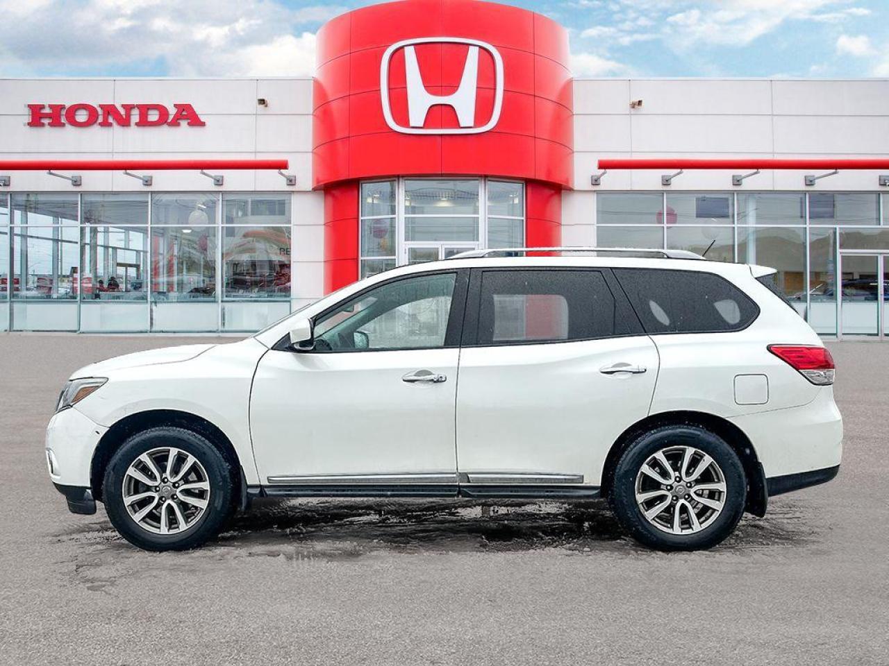 2016 Nissan Pathfinder  Photo