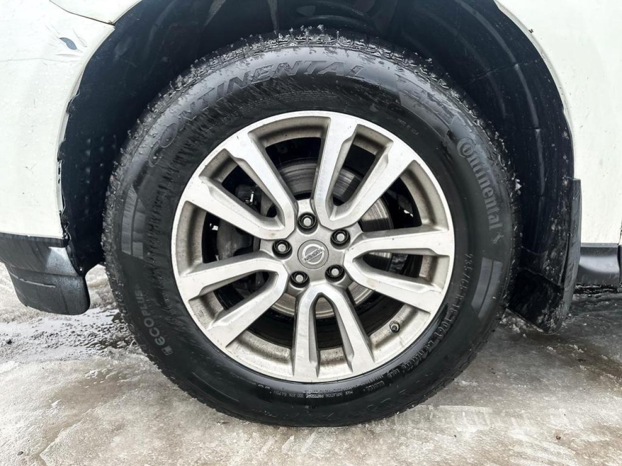 2016 Nissan Pathfinder  Photo