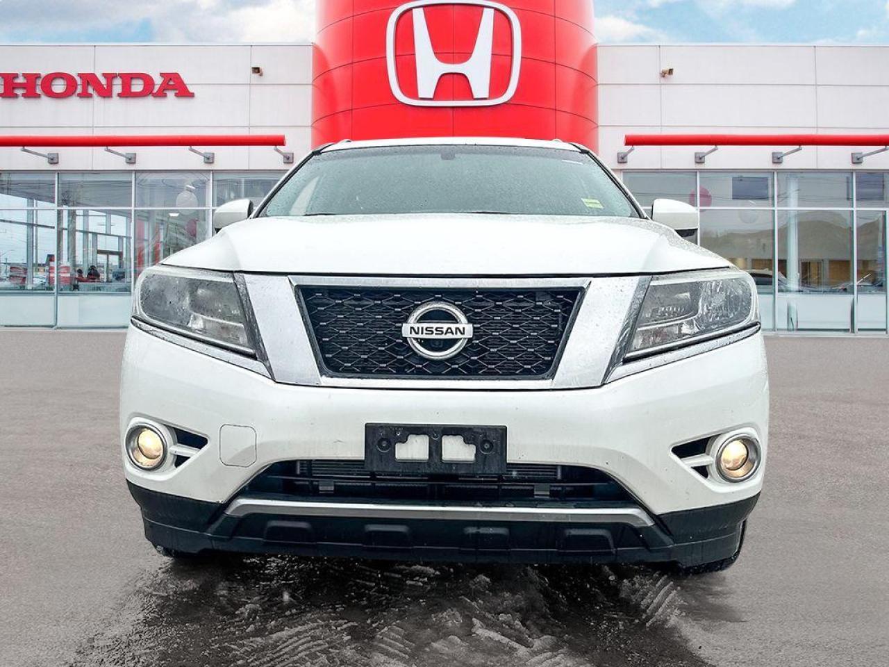 2016 Nissan Pathfinder  Photo