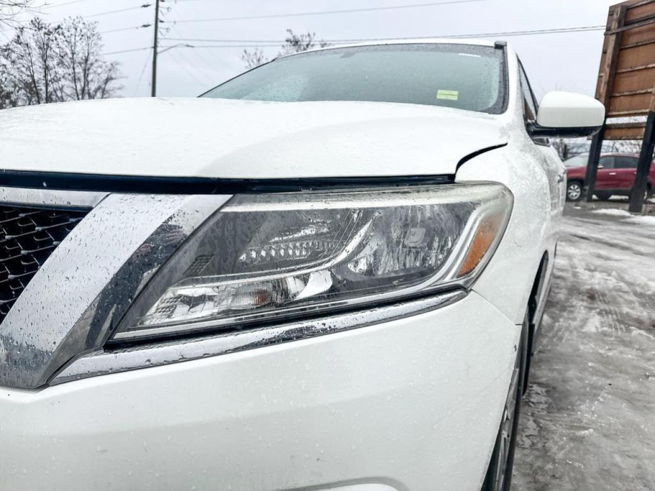 2016 Nissan Pathfinder  Photo