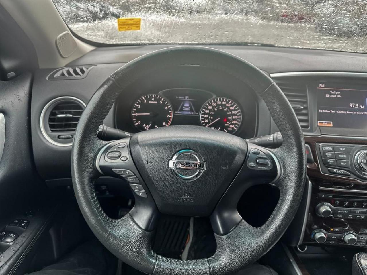 2016 Nissan Pathfinder  Photo