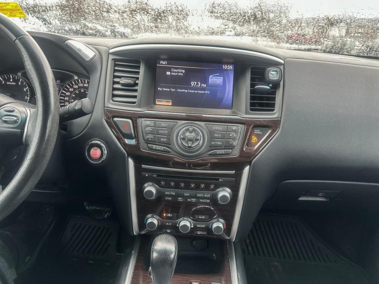 2016 Nissan Pathfinder  Photo