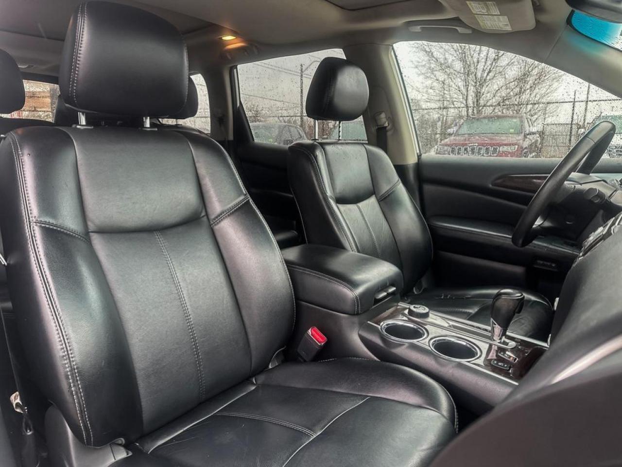 2016 Nissan Pathfinder  Photo