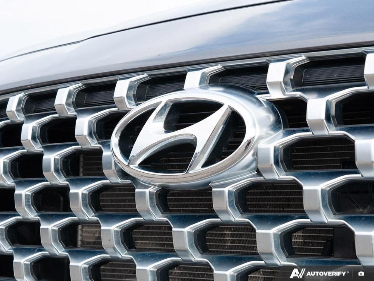 2022 Hyundai Santa Fe HEV Luxury 4dr All-Wheel Drive Photo