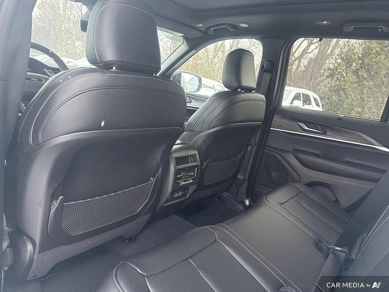 2025 Jeep Grand Cherokee Limited 4dr 4x4 Photo