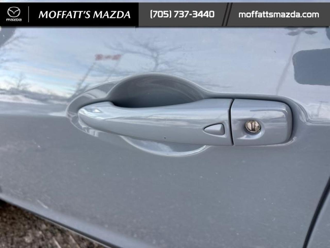 2021 Nissan Kicks SR Photo