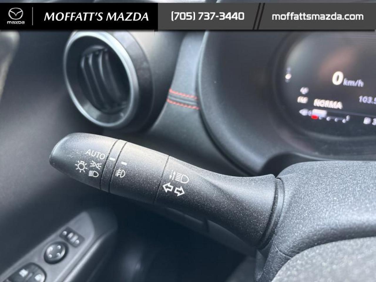 2021 Nissan Kicks SR Photo