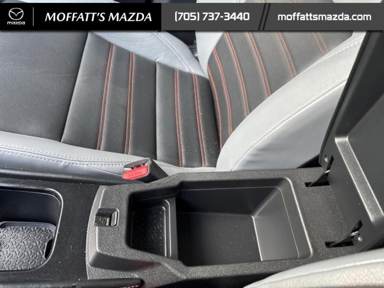 2021 Nissan Kicks SR Photo