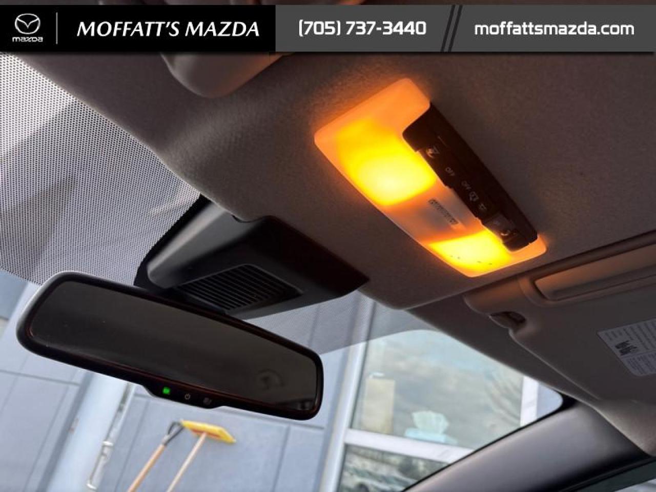 2021 Nissan Kicks SR Photo