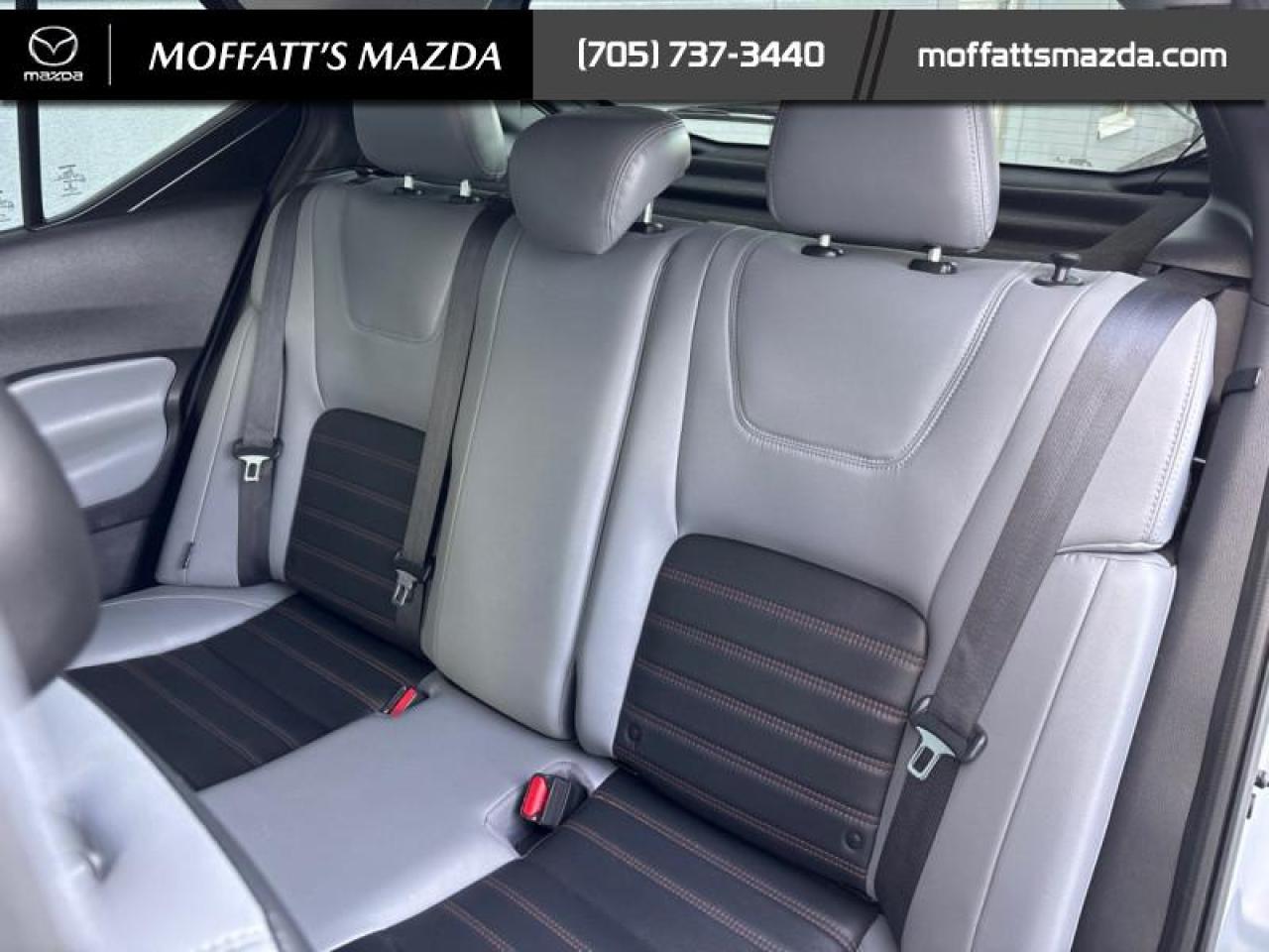 2021 Nissan Kicks SR Photo