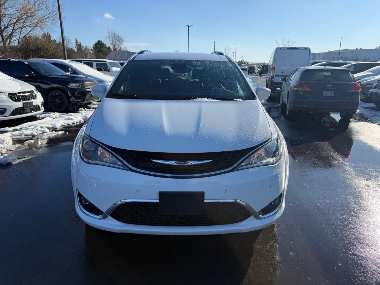 2020 Chrysler Pacifica Touring-L Front-Wheel Drive Passenger Van Photo