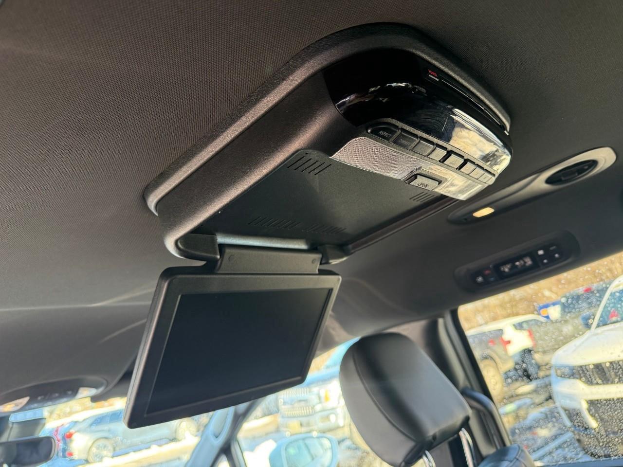 2020 Chrysler Pacifica Touring-L Front-Wheel Drive Passenger Van Photo