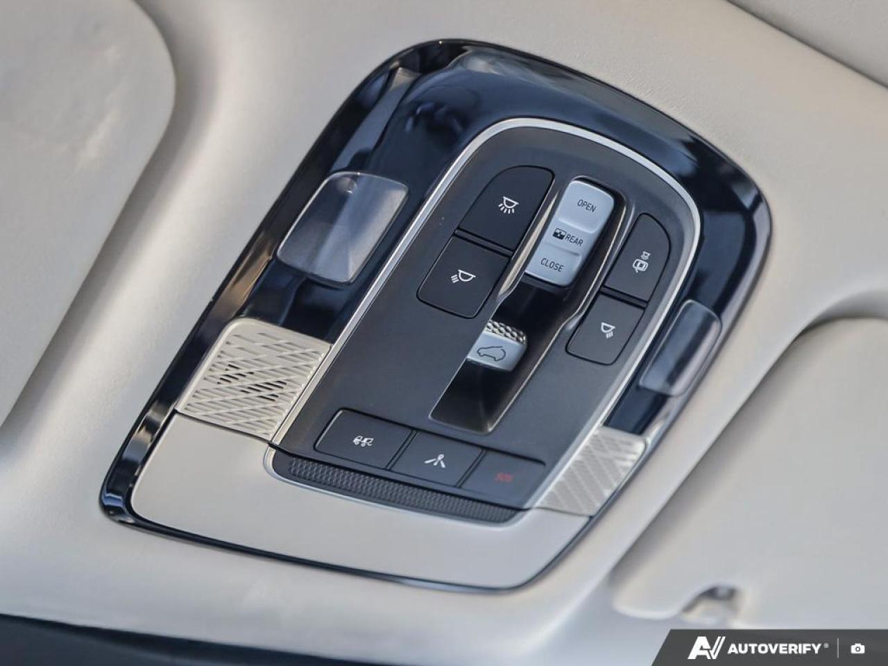 2020 Hyundai PALISADE Ultimate 7 Passenger CP 4dr All-Wheel Drive Photo