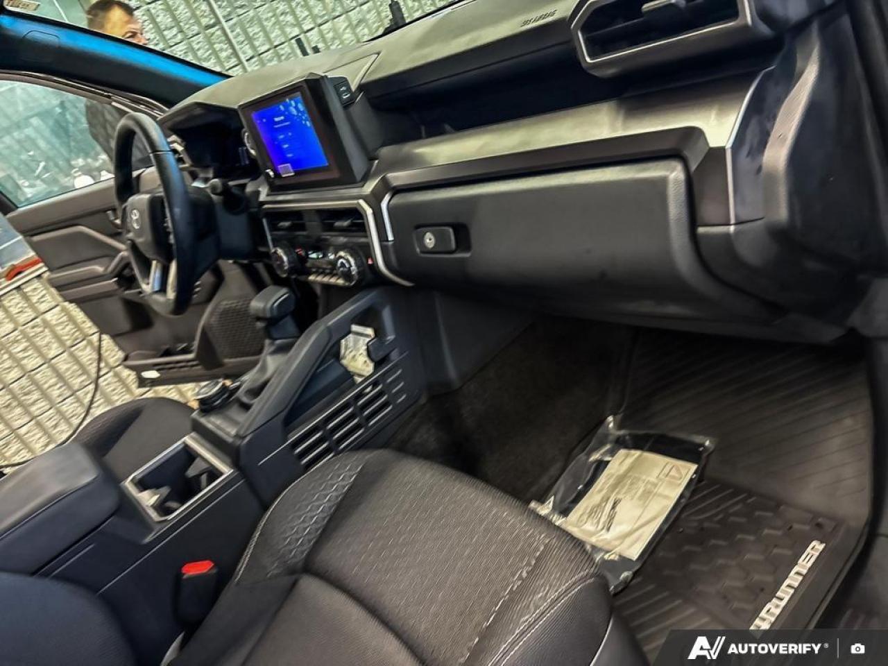 2025 Toyota 4Runner Base 4dr 4x4 Photo