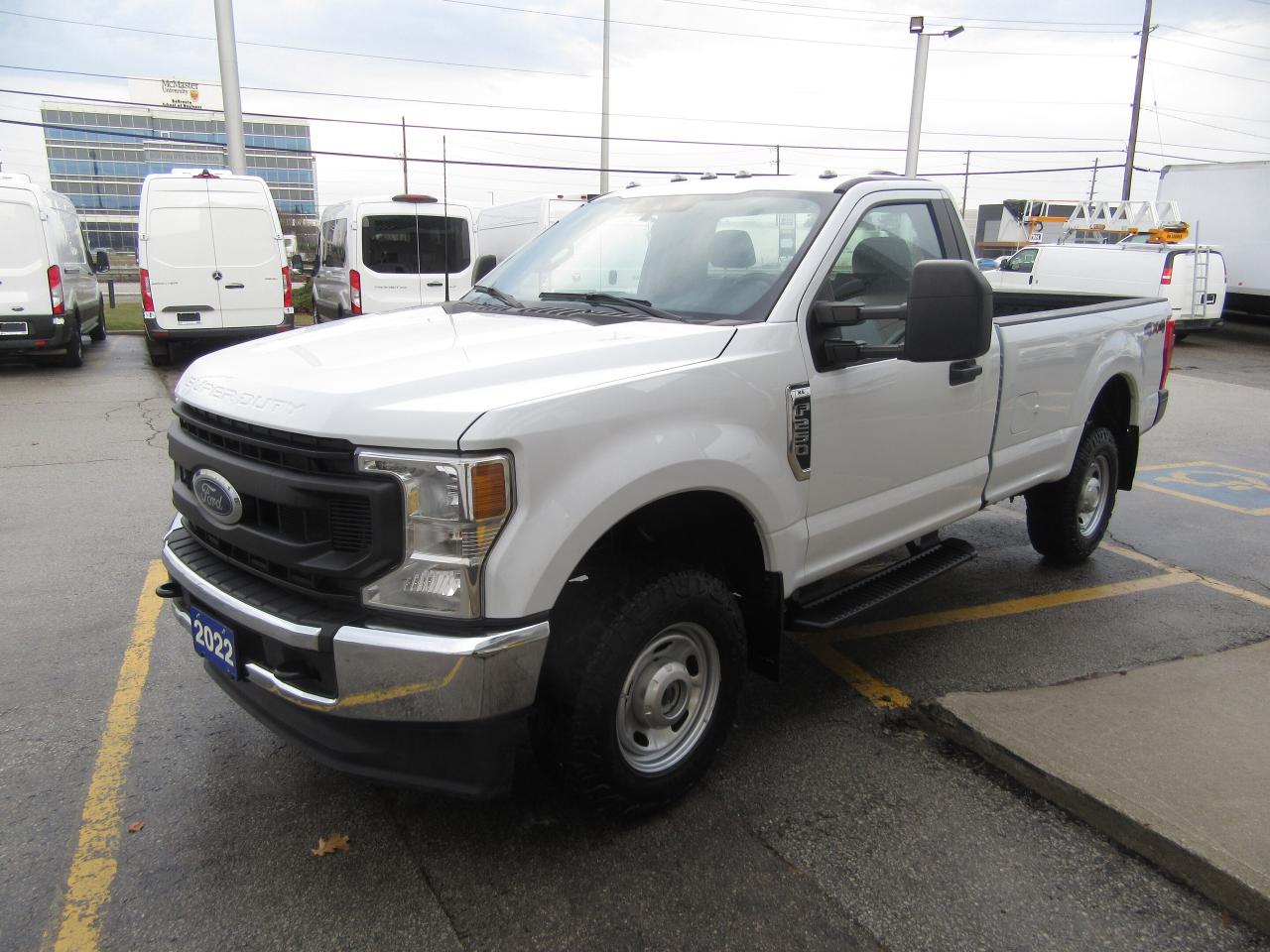 2022 Ford F-250 4X4 GAS 8FT LONG BOX Photo