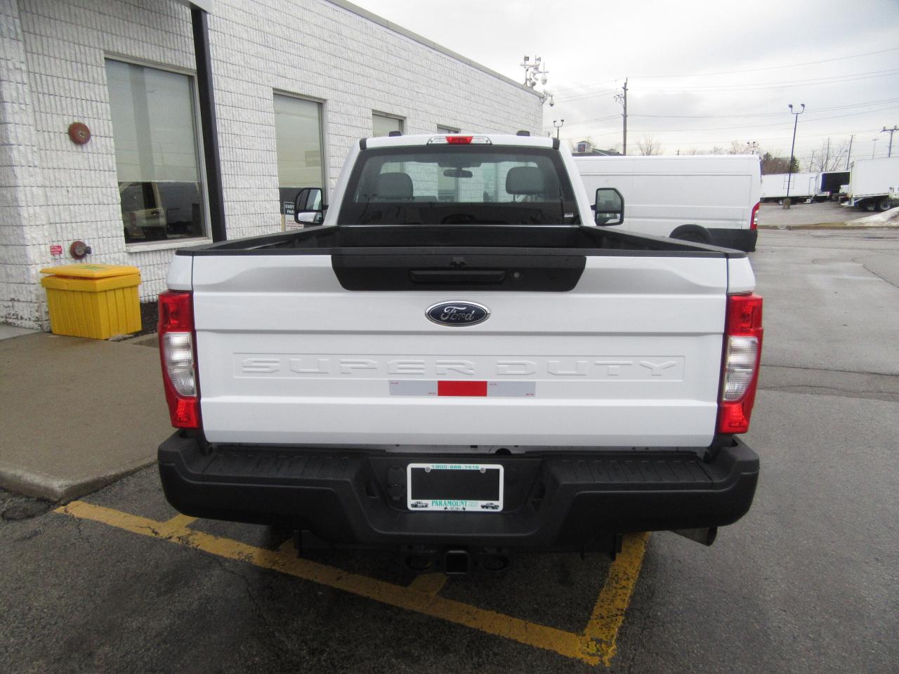 2022 Ford F-250 4X4 GAS 8FT LONG BOX Photo3