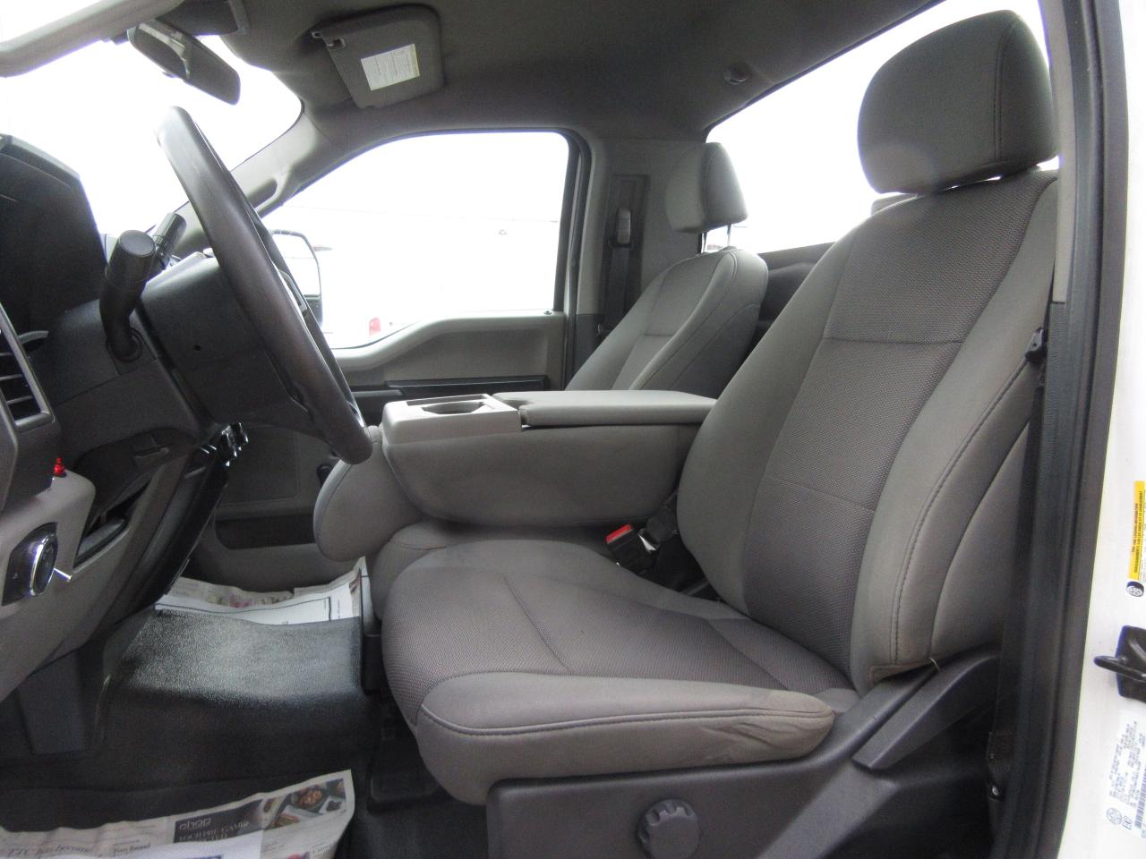 2022 Ford F-250 4X4 GAS 8FT LONG BOX Photo