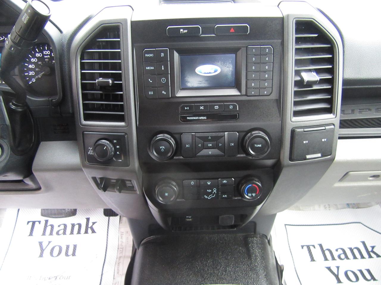 2022 Ford F-250 4X4 GAS 8FT LONG BOX Photo