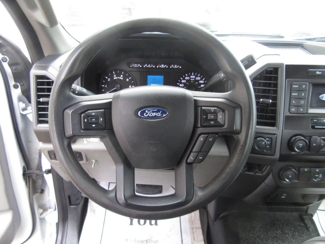 2022 Ford F-250 4X4 GAS 8FT LONG BOX Photo