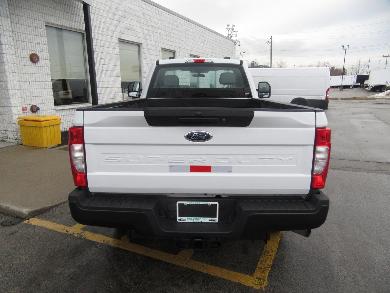 2022 Ford F-250 4X4 GAS 8FT LONG BOX Photo