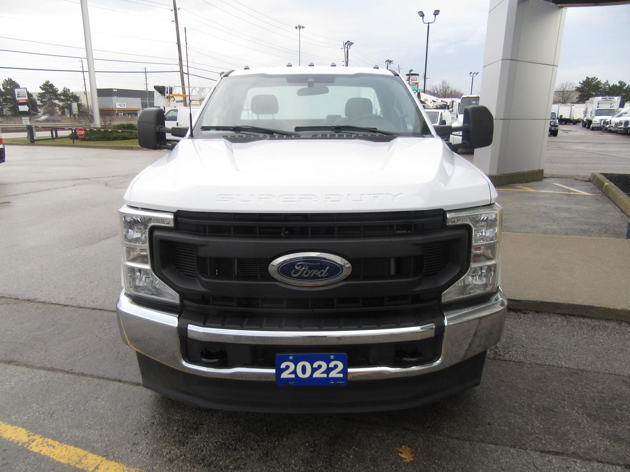 2022 Ford F-250 4X4 GAS 8FT LONG BOX Photo