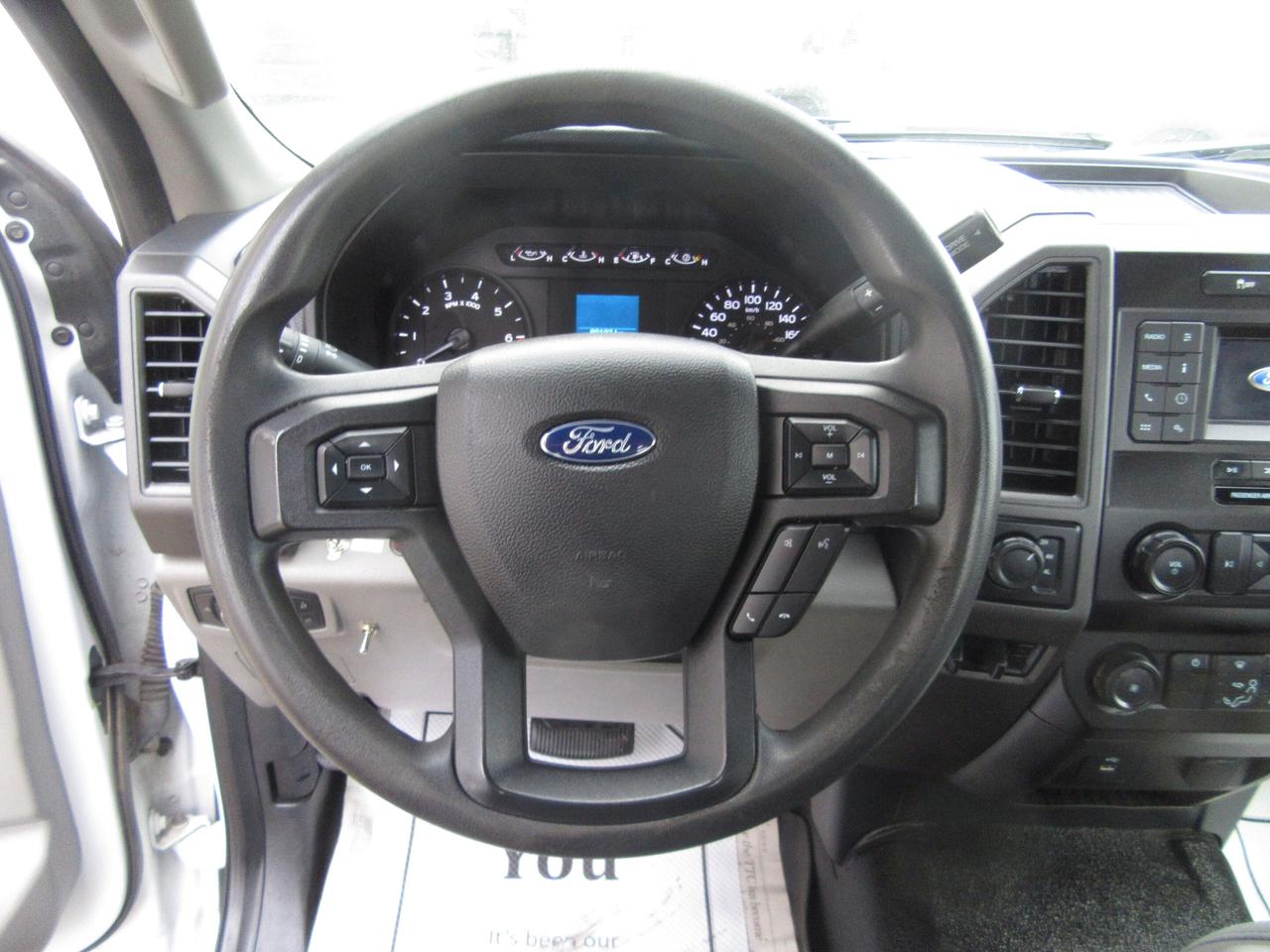 2022 Ford F-250 4X4 GAS 8FT LONG BOX Photo