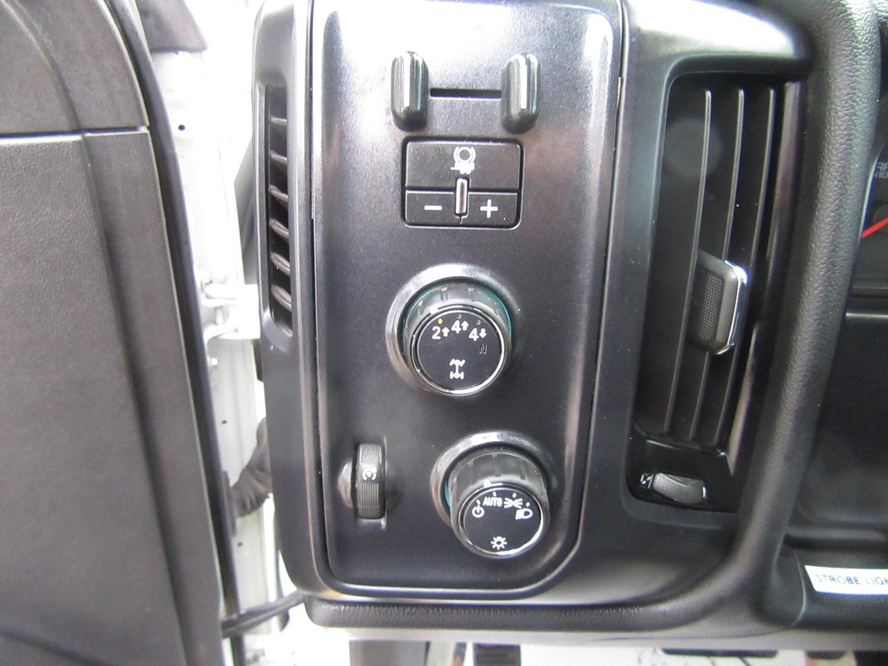 2022 International CV 515 DURAMAX DIESEL 4X4 12FT FLATDECK Photo