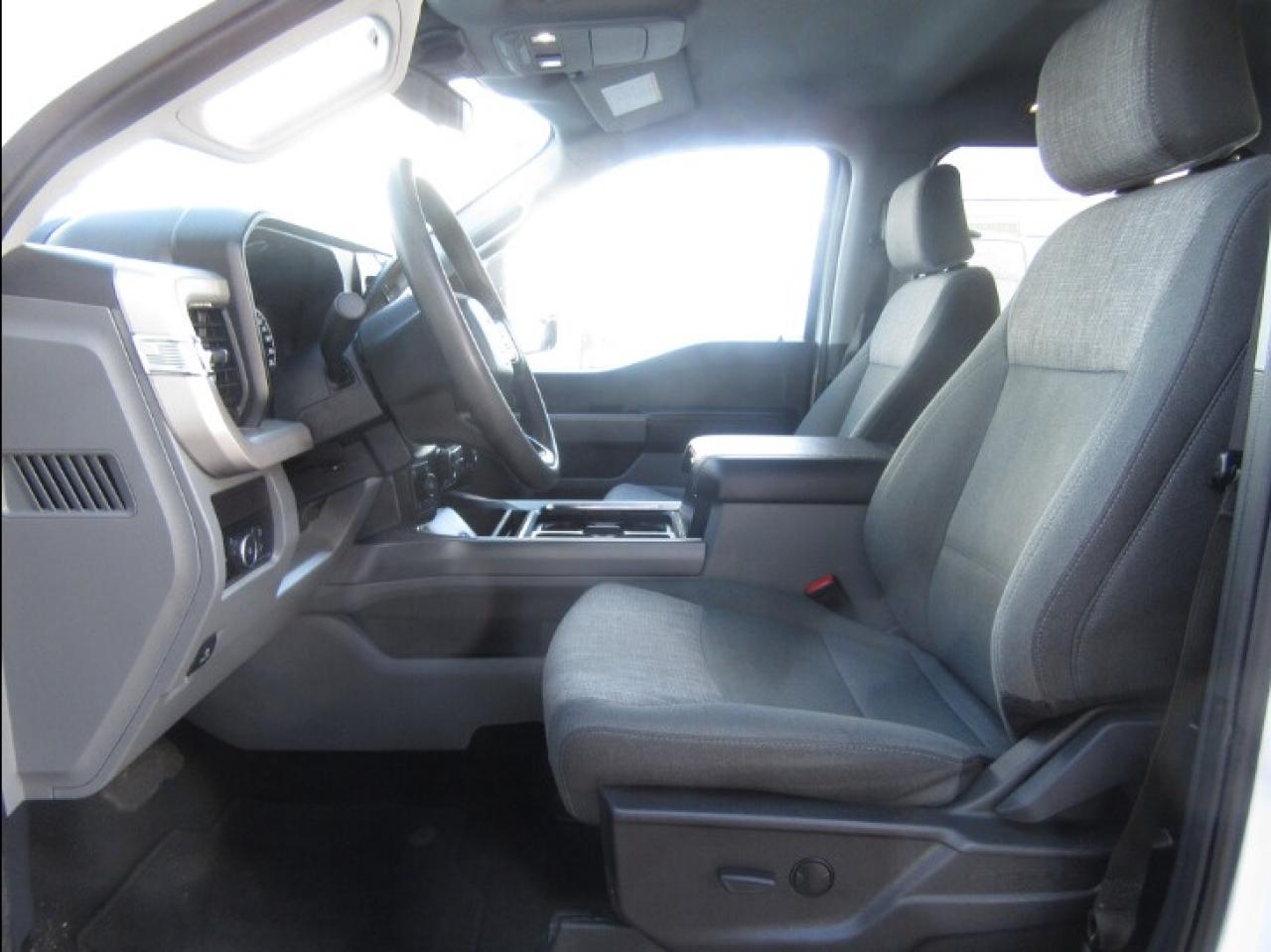 2024 Ford F-350 CREW CAB XLT 4X4 6.8FT BOX Photo