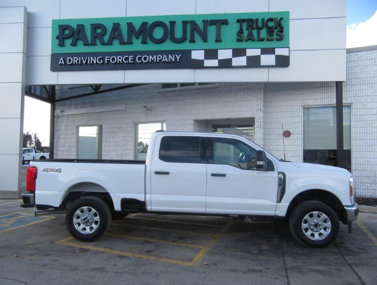 2024 Ford F-350 CREW CAB XLT 4X4 6.8FT BOX Photo